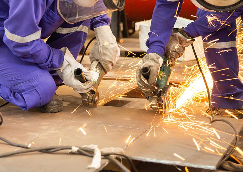 Why PPE expertise reduces risks for manufacturers